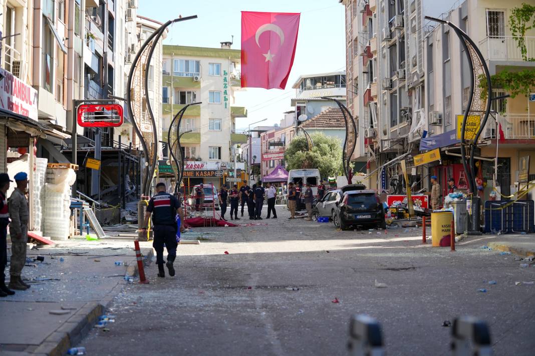 İzmir’deki faciada hasar tespit çalışmaları başladı 1